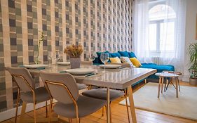 Plumeria - Grand Appartement 75M2 - Au Calme - Proche Gare, Nouvelle Ville - Parking Public Gratuit - 2 Chambres - 4 Lits Separes